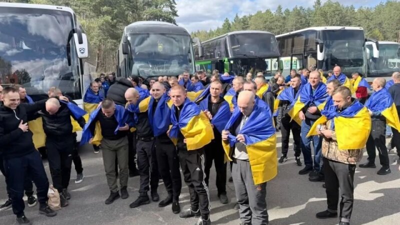 З ворожого полону повертається ще один воїн з Тернопільщини