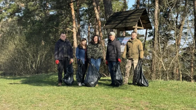 У Кременецьких горах закликають берегти чистоту заповідних вершин