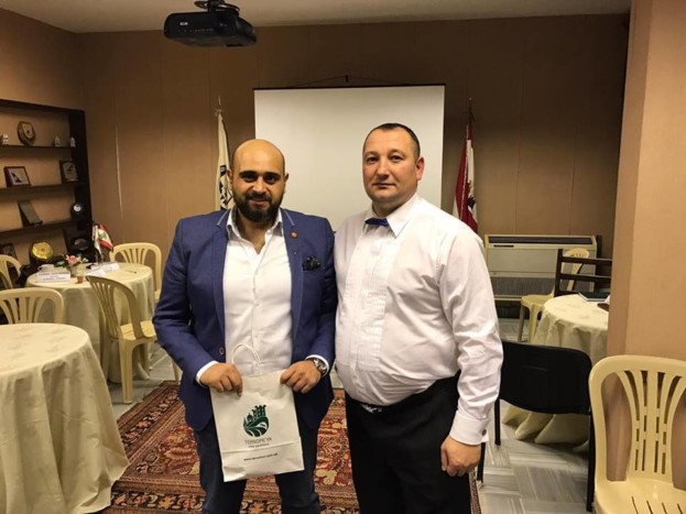 predstavnyk-bejrutskoyi-turystychnoyi-asotsiatsiyi-bassem-favaz-otrymav-prezentatsijnyj-nabir-pro-ternopilshhynu