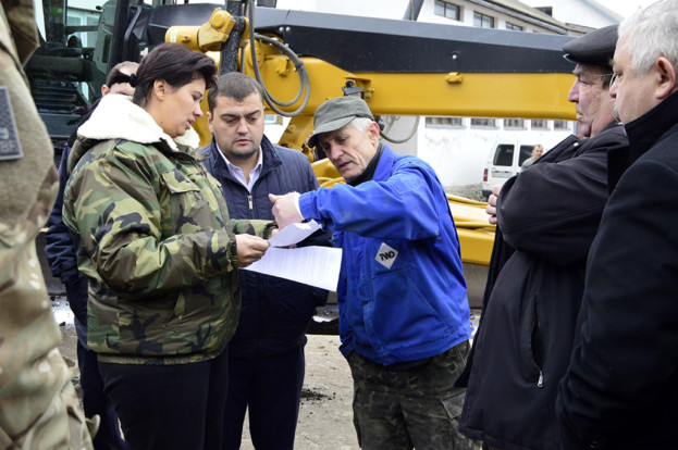 aktyv-sty-ta-vlasnyky-zeml-sperechayutsya-chy-zakonno-provodyatsya-roboty-b-lya-b-atlonno-bazy