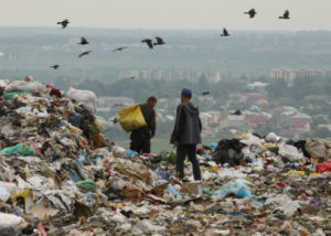 Реалії безгосподарності: сміттєзвалища – без документів, очисні – без фахівців