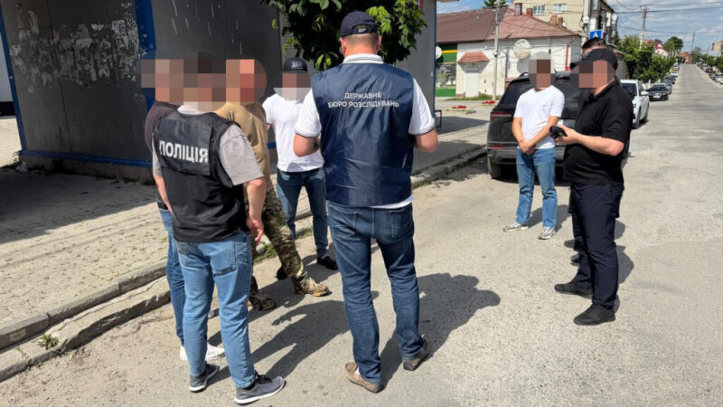 На Тернопільщині затримали підполковника ТЦК: вимагав 2,5 тисячі доларів