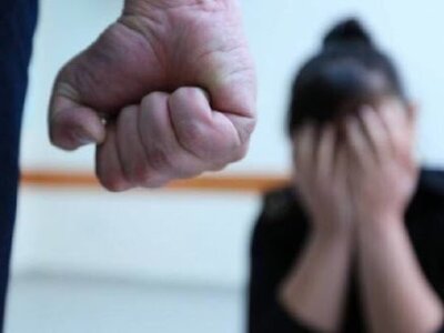 Побив доньку