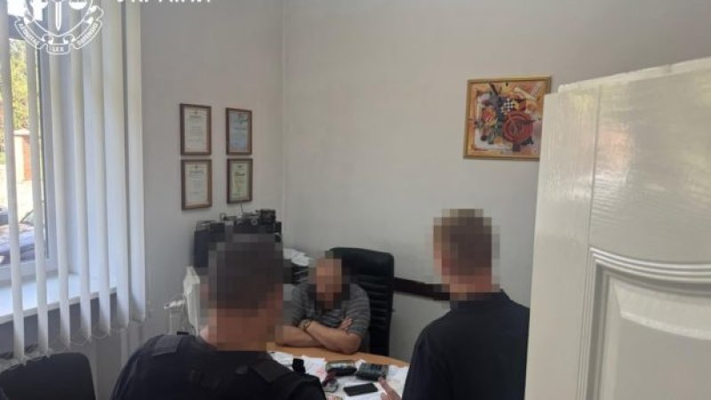 У Тернополі судитимуть головного інженера ЖЕКу за отримання 10 000 доларів хабаря