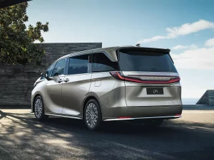 новий мінівен Lexus LM