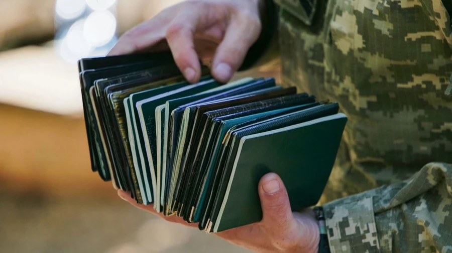 ТЦК візьмуться за тих, хто ховається за кордоном – що треба знати