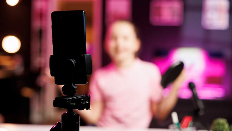 Суд оштрафував збаражчанку за образи дітей під час трансляції в тіктоці