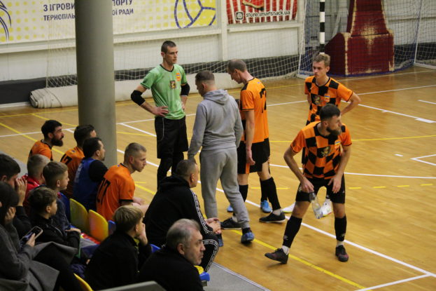 У матчі з чемпіоном голкіпер “Тернопіль-Ветеран” забив на останніх секундах і приніс нічию