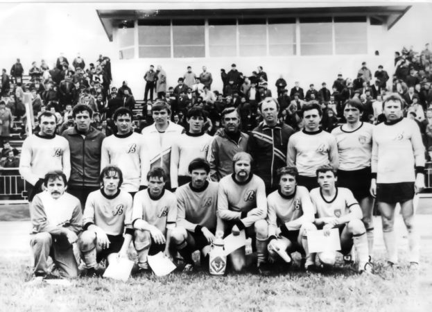 Володимир Онисько (у центрі) – Ватра Тернопіль 1984