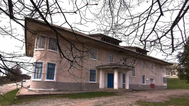 Палац із таємним ходом і шаховим орнаментом: на Тернопільщині відновлять графський маєток