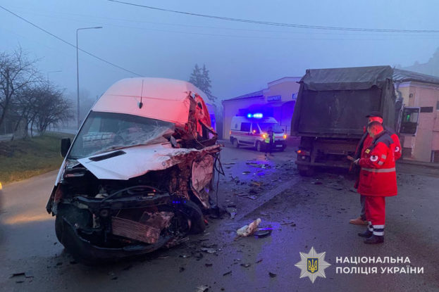 На Тернопільщині у жахливому ДТП загинув водій буса