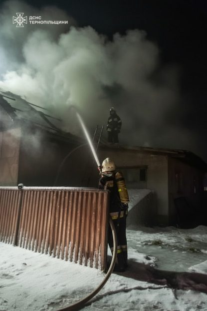 На Кременеччині згоріло 300 тюків сіна