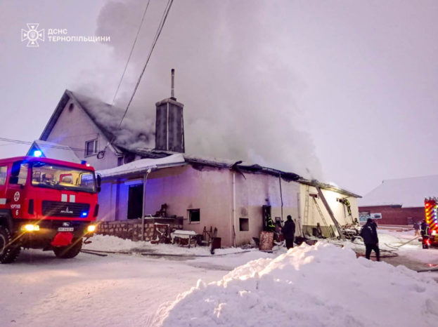 У Чорткові сталася масштабна пожежа на складі будматеріалів (фото)
