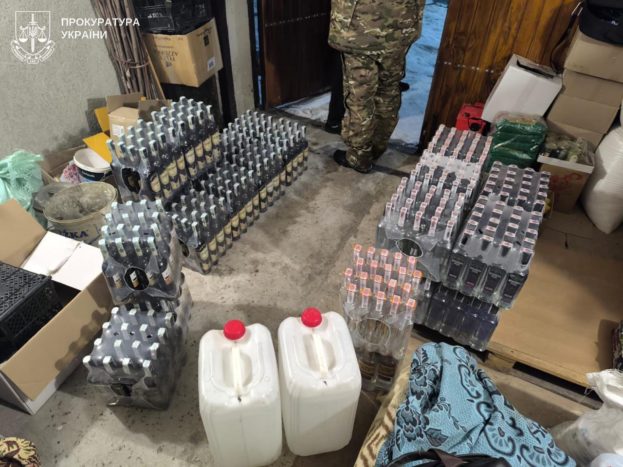 У селі Петриків працювала підпільна фабрика з виготовлення горілчаних виробів