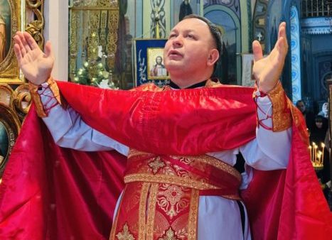 Як треба молитися за перемогу України над агресором: молитва від священника-блогера Олексія Філюка