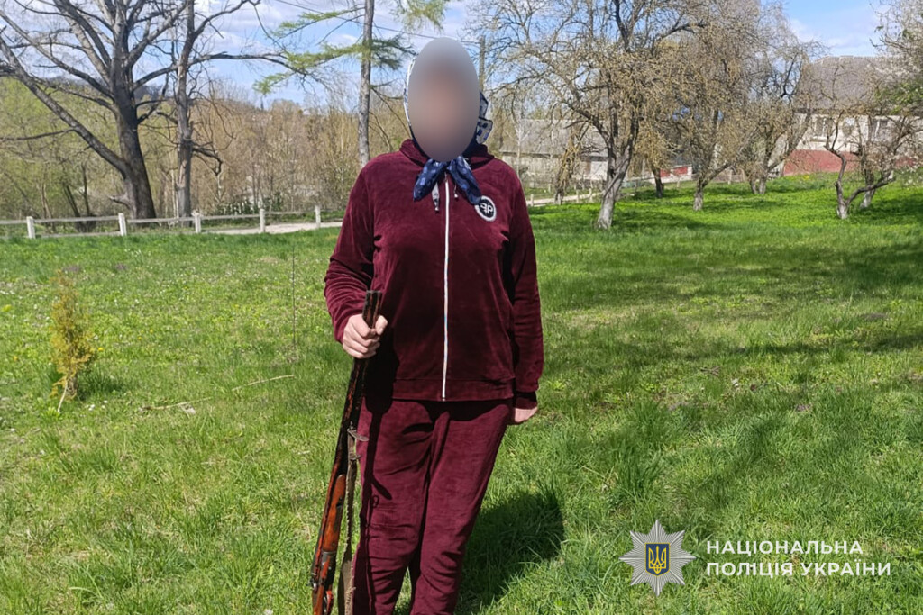 Стрілянина через птахів: на Кременеччині жінка взялася за рушницю