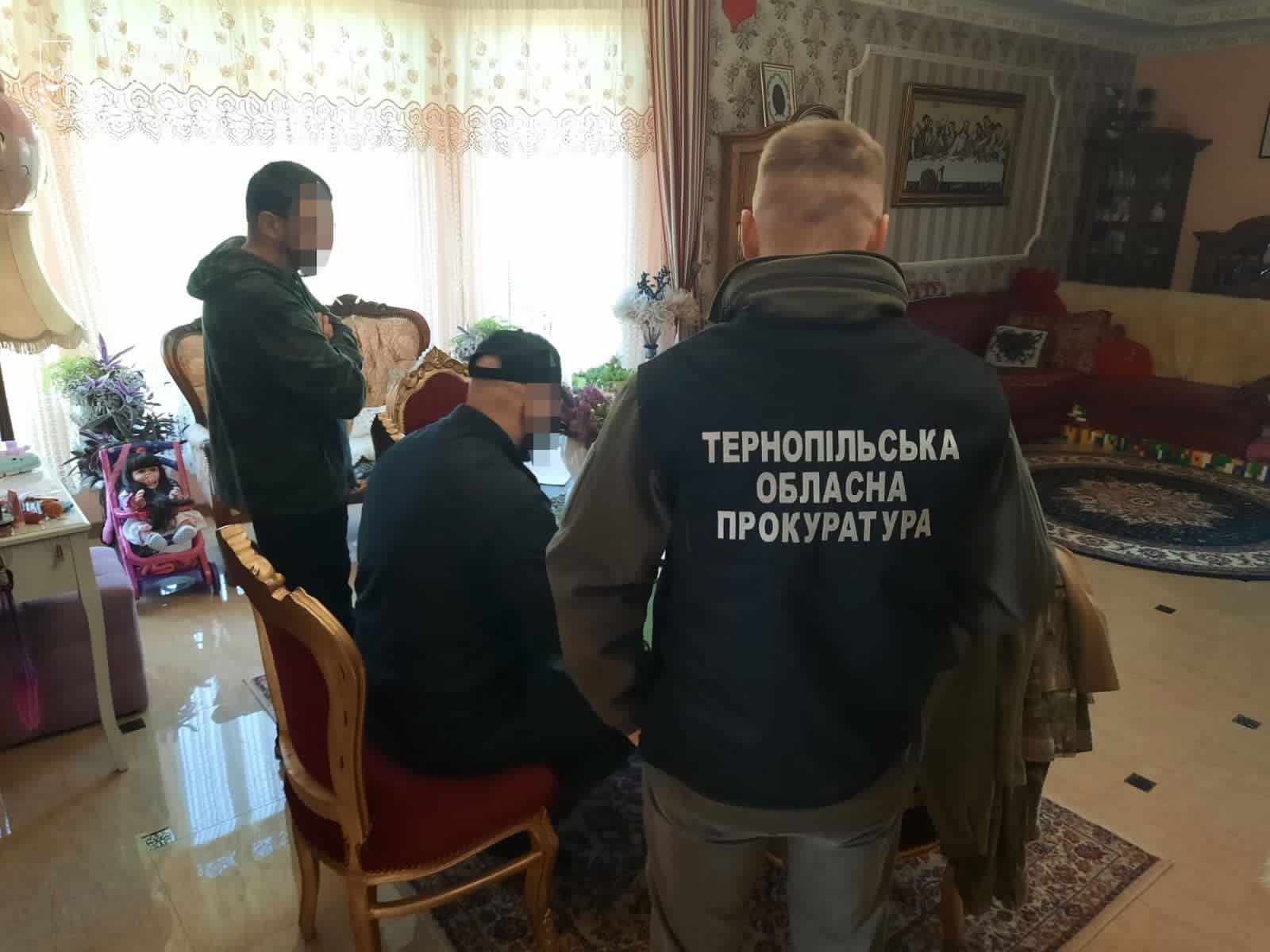 Реєстратор Монастириської міськради допомагав оформлювати оборонні землі на приватні фірми