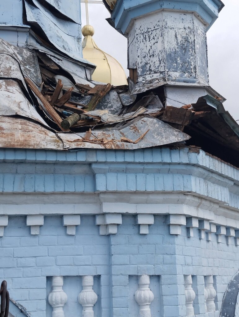 Історична святиня потребує порятунку: буревій серйозно пошкодив храм на Шумщині