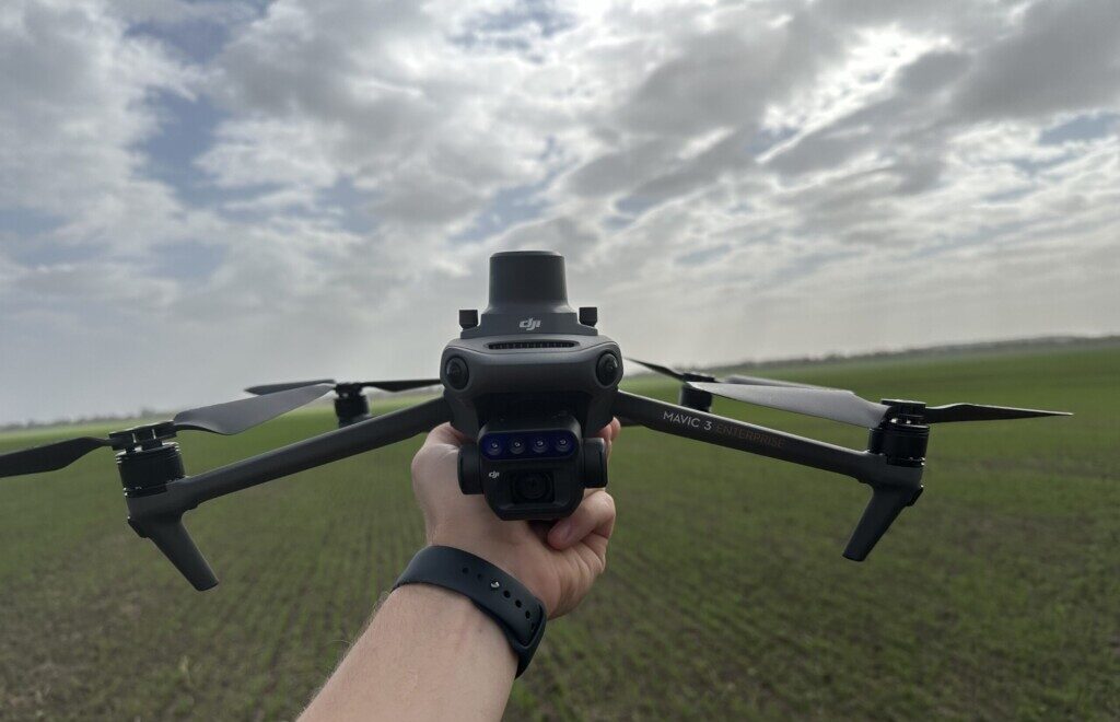 DJI агродрон