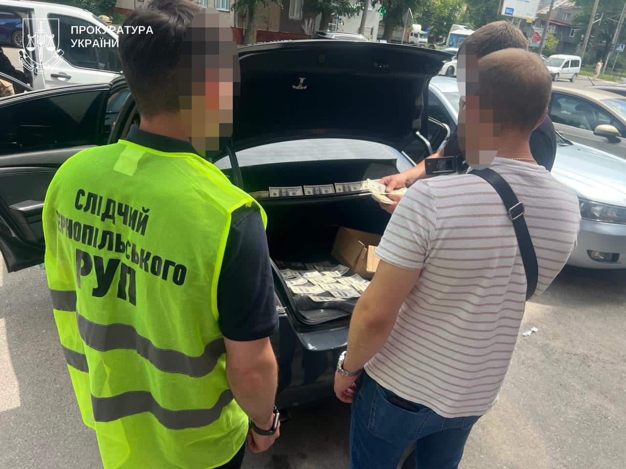 17 тисяч доларів за втечу з України: у Тернополі затримали організатора незаконної схеми