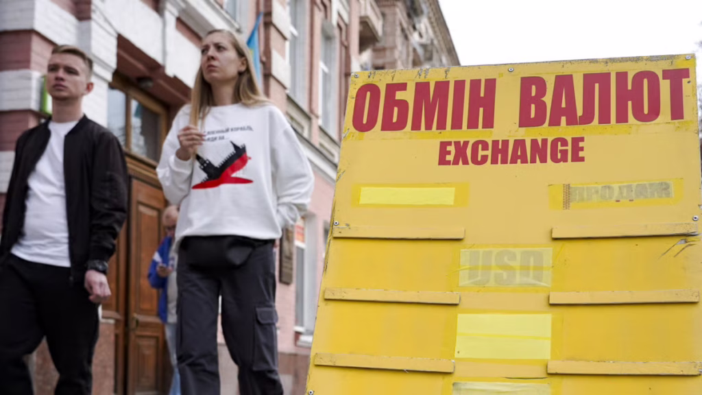 Втримати долар буде непросто: до якого курсу готуватися у вересні