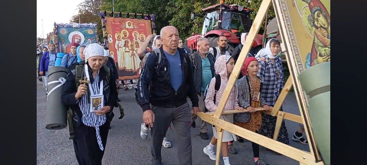Колишній радник голови ТОВА розкритикував хресну ходу до Почаєва через російську символіку