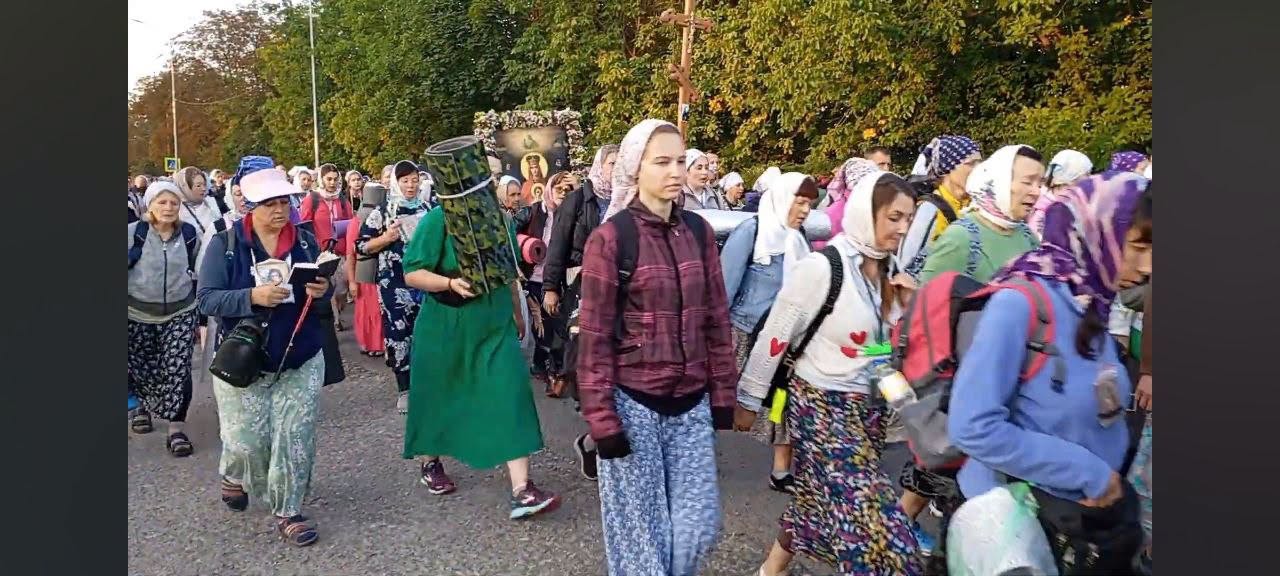Колишній радник голови ТОВА розкритикував хресну ходу до Почаєва через російську символіку