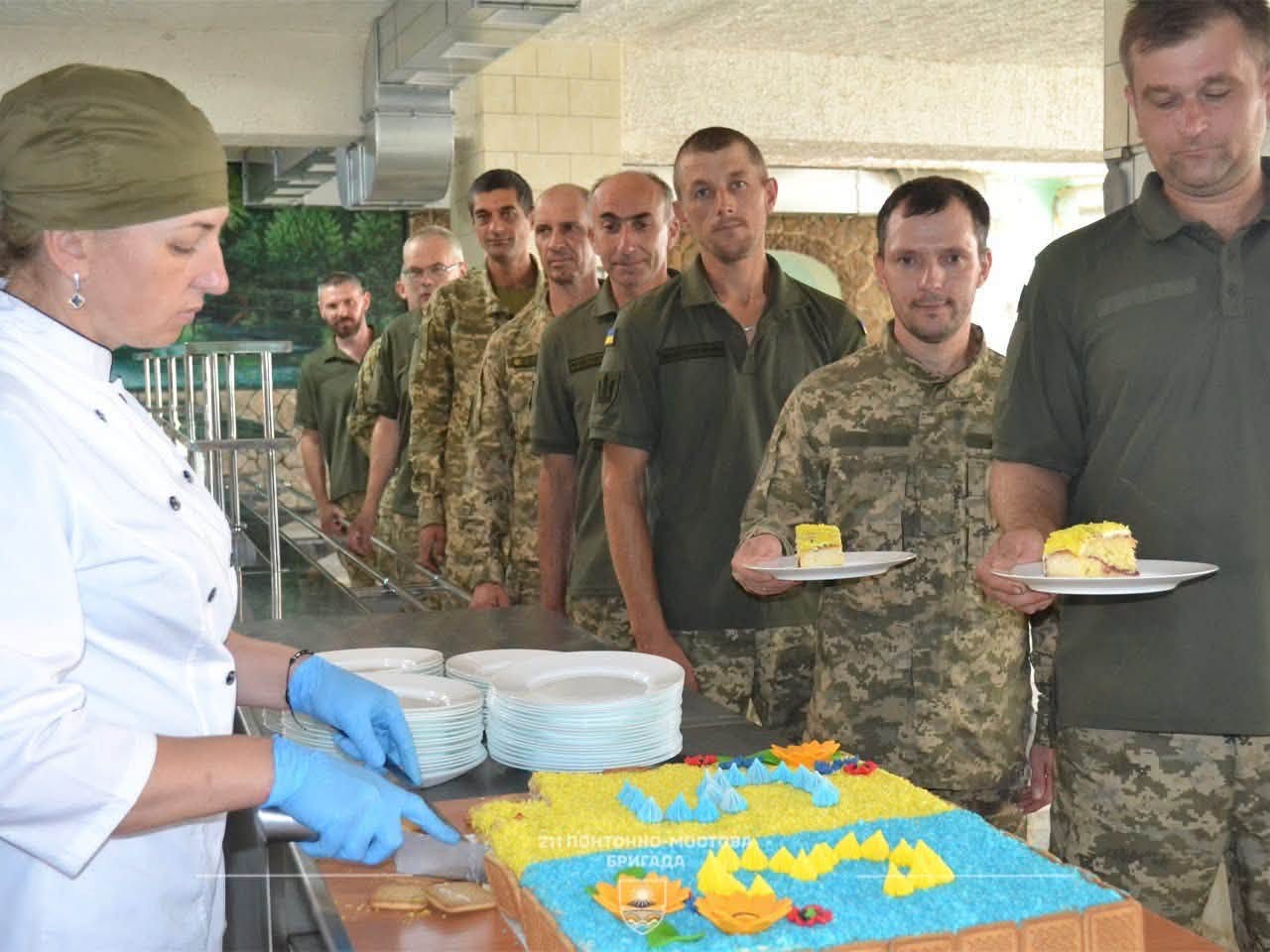 Ліцеїсти з Гусятинщини долучилися до кулінарної ініціативи «Пиріг Перемоги»