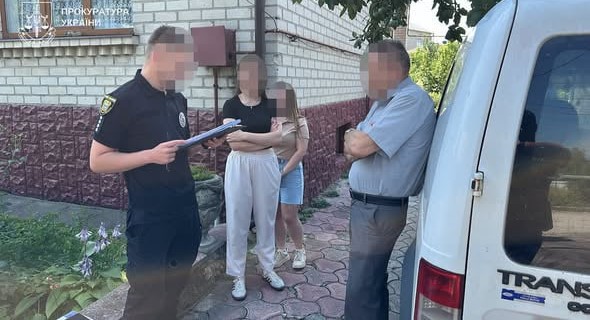 Директора Почаївського психоневрологічного інтернату обвинувачують у торгівлі людьми та незаконному позбавленні волі
