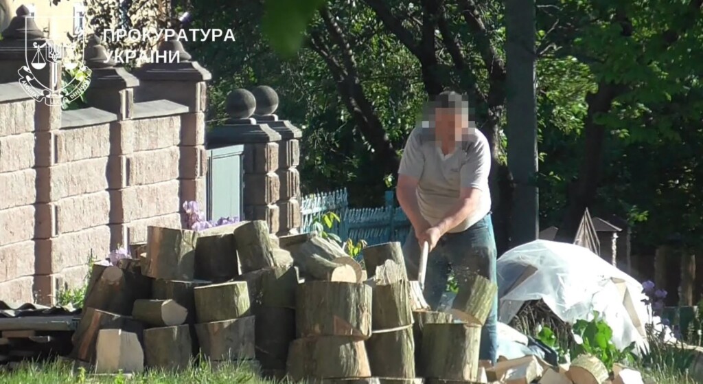 Директора Почаївського психоневрологічного інтернату обвинувачують у торгівлі людьми та незаконному позбавленні волі